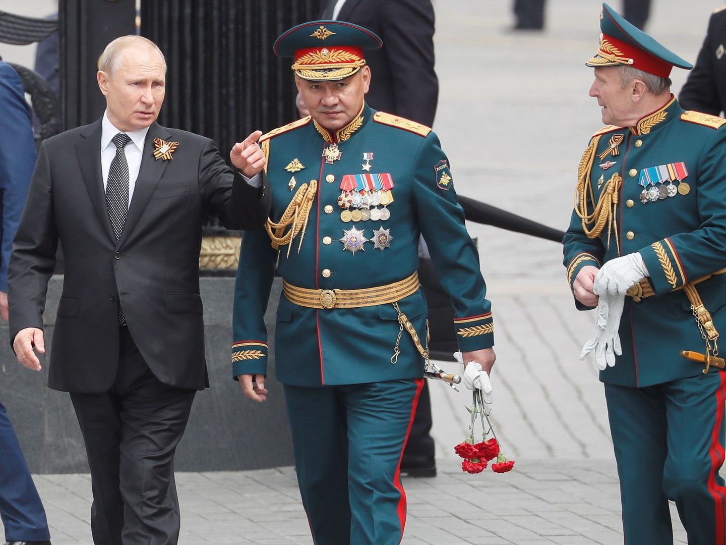 Putin, junto a Serguéi Shoigú. (EFE)