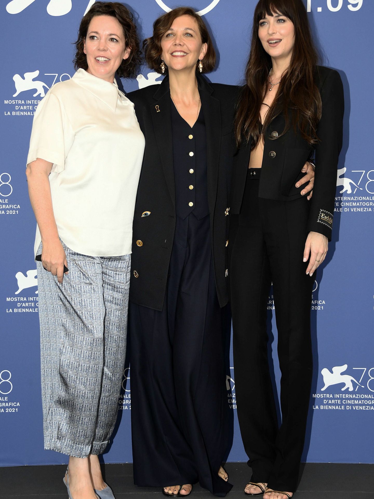 Olivia Colman, Maggie Gyllenhaal y Dakota Johnson. (EFE)