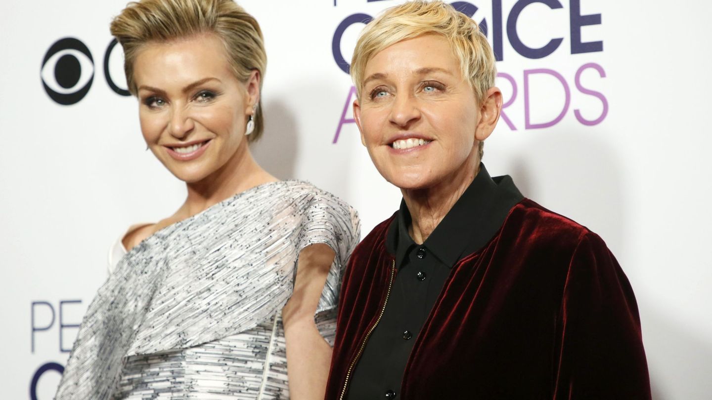 Ellen DeGeneres, con su mujer, la actriz Portia de Rosis. (Reuters)