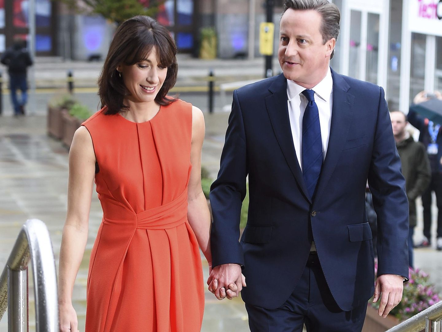 David Cameron y su mujer Samantha, en una imagen de archivo. (EFE)