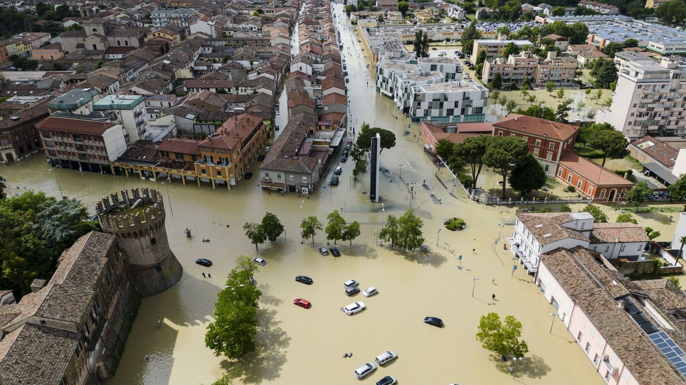 Foto: Las inundaciones en Italia muestran la vulnerabilidad de las ciudades al cambio climático (EFE/E.Valeri)