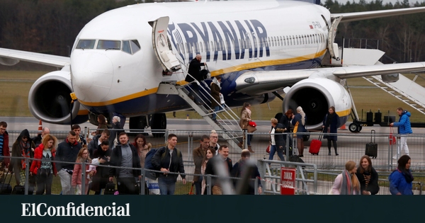 La  uberización  de la tripulación de cabina de Ryanair explota en Polonia