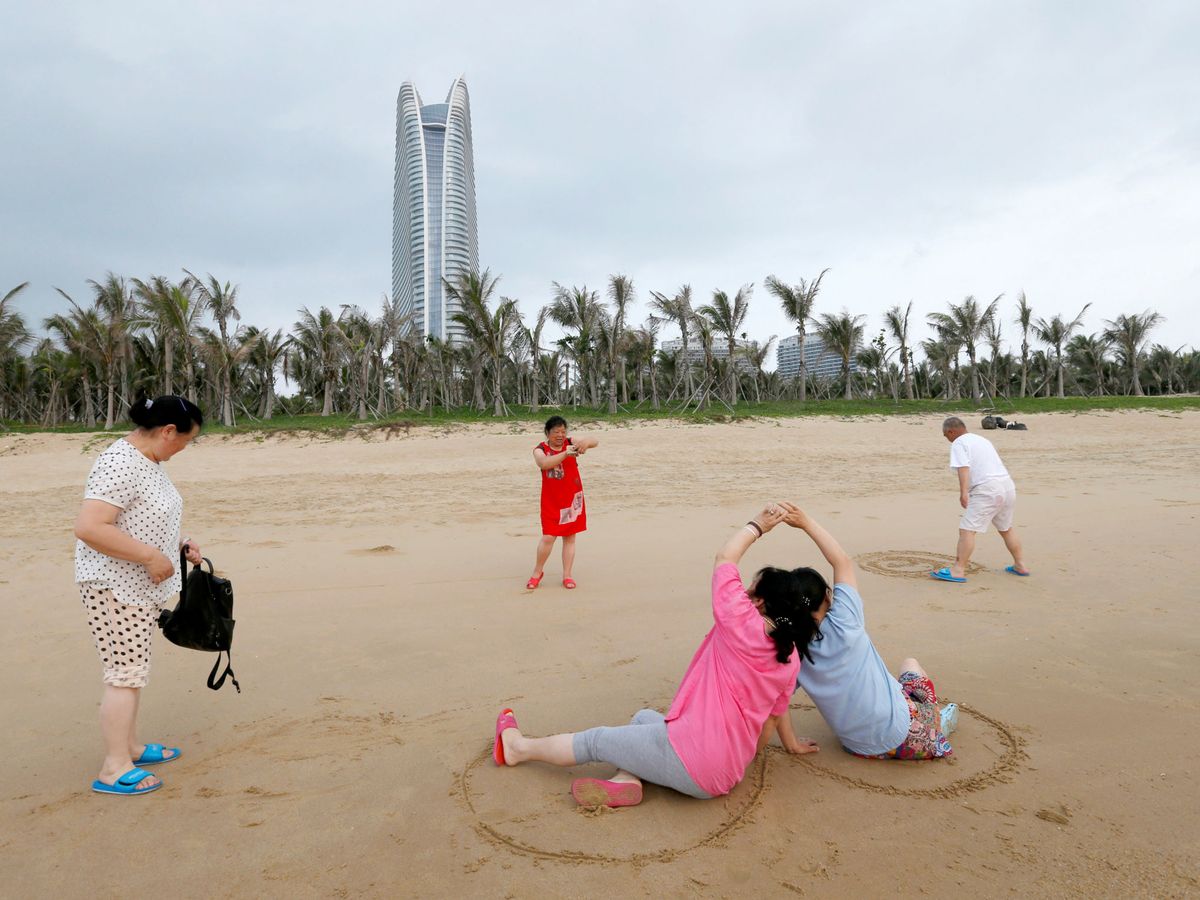 Foto: Imagen de archivo de la playa de Sanya en la provincia de Hainan. (Reuters)