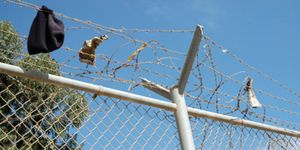Soldados armados de Marruecos impiden la construcción en Melilla de la tercera valla prometida por Zapatero