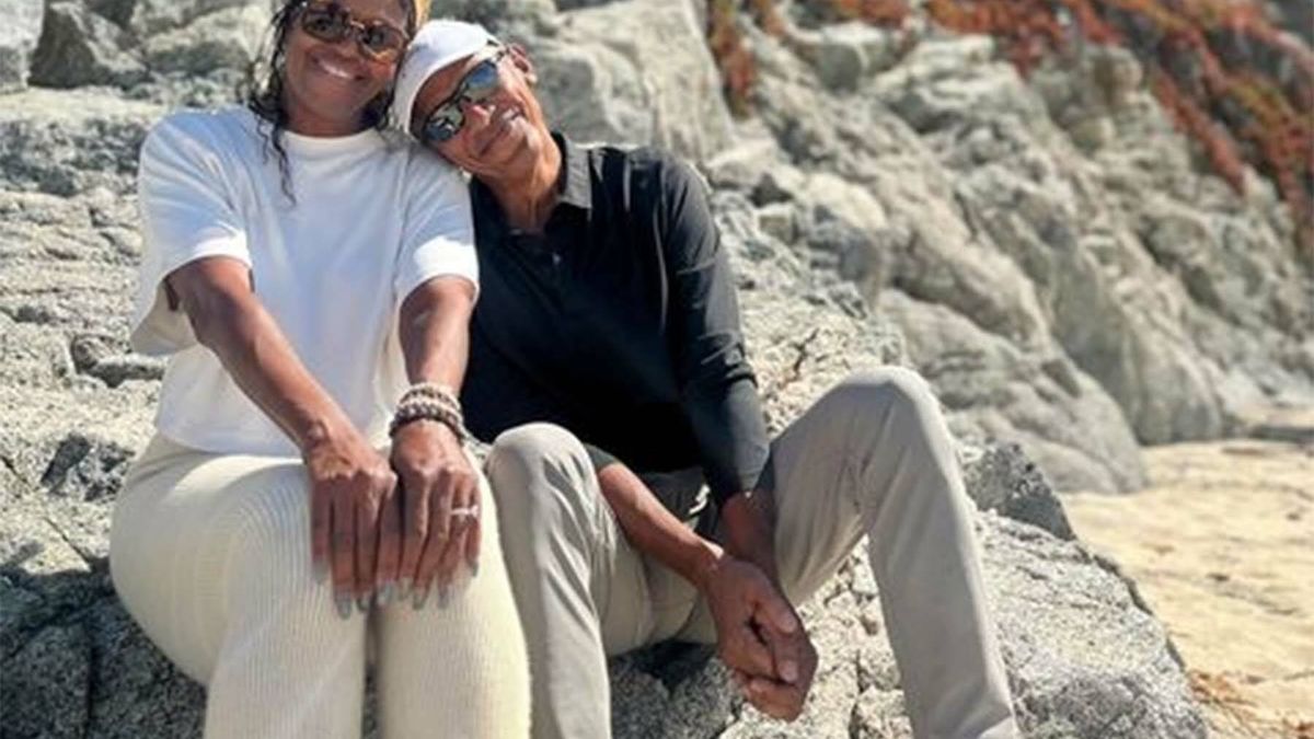La imagen que demuestra que ni el amor de los Obama ni Michelle han cambiado en 30 años