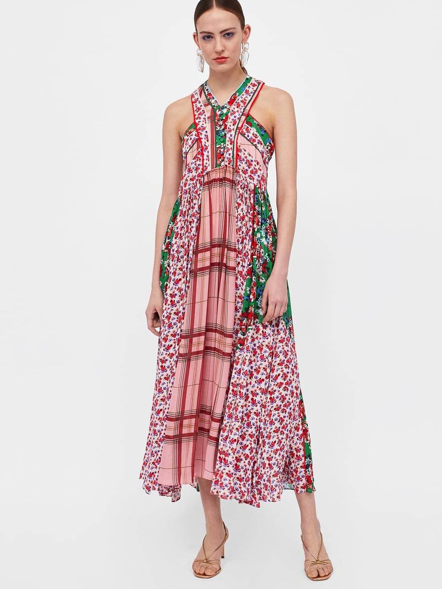 El vestido, en la tienda online de la firma. (Zara.com)