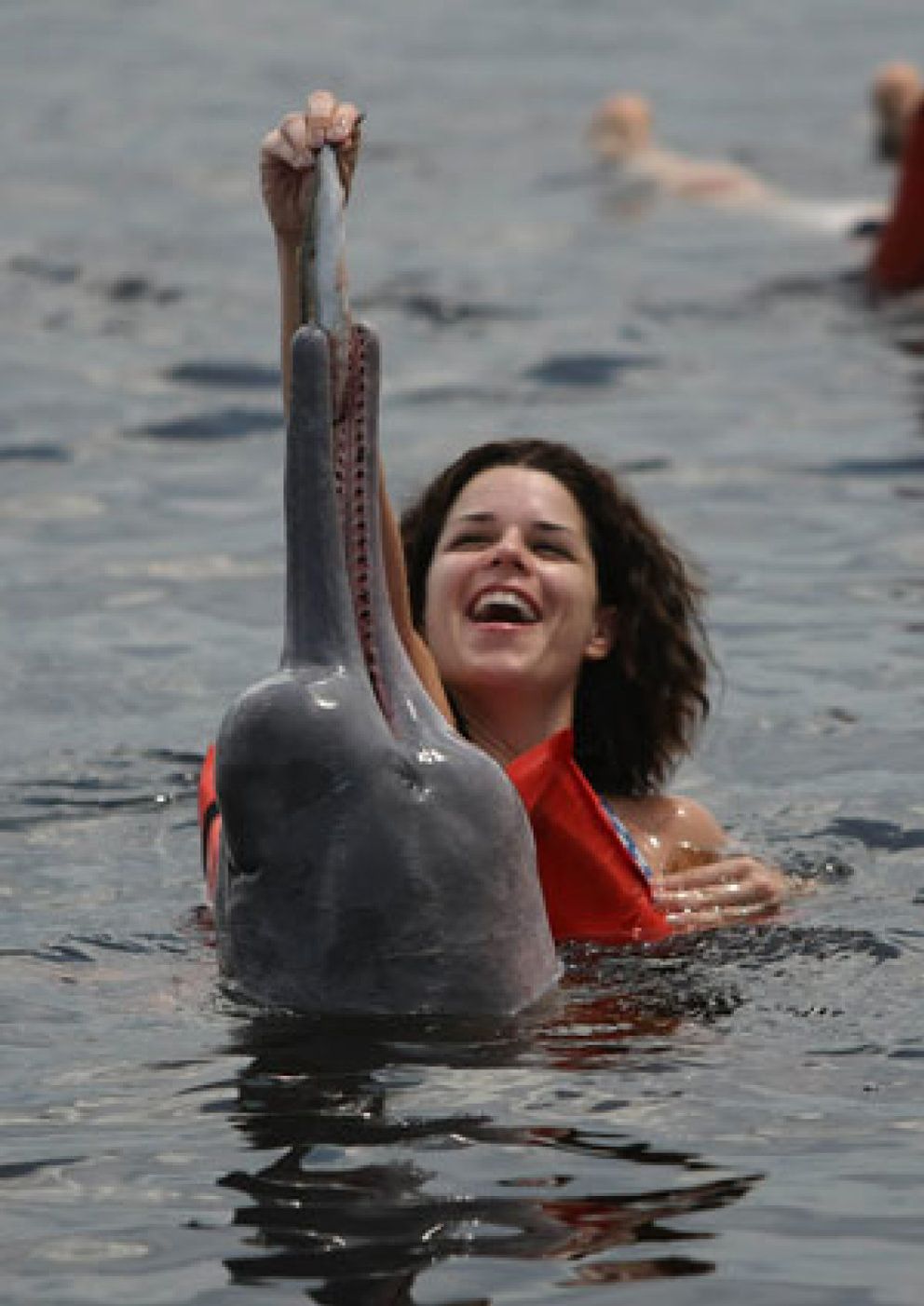 Foto: La "delfinoterapia" en el Amazonas o los efectos curativos del delfín rosado