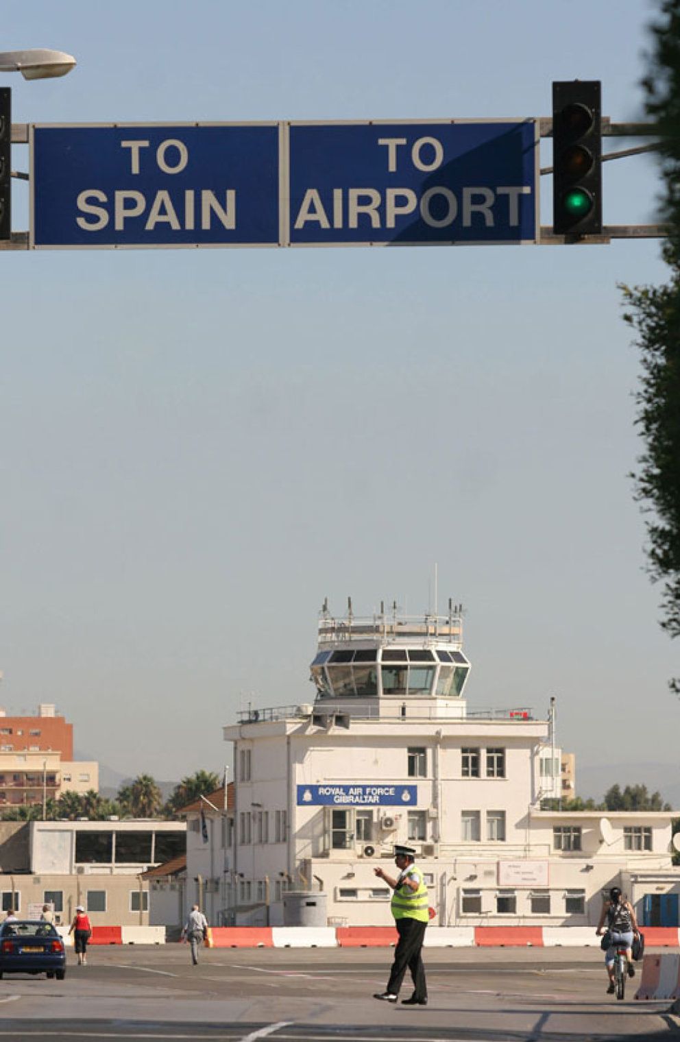 Foto: España, Reino Unido y Gibraltar firman un histórico acuerdo sobre el uso conjunto del aeropuerto