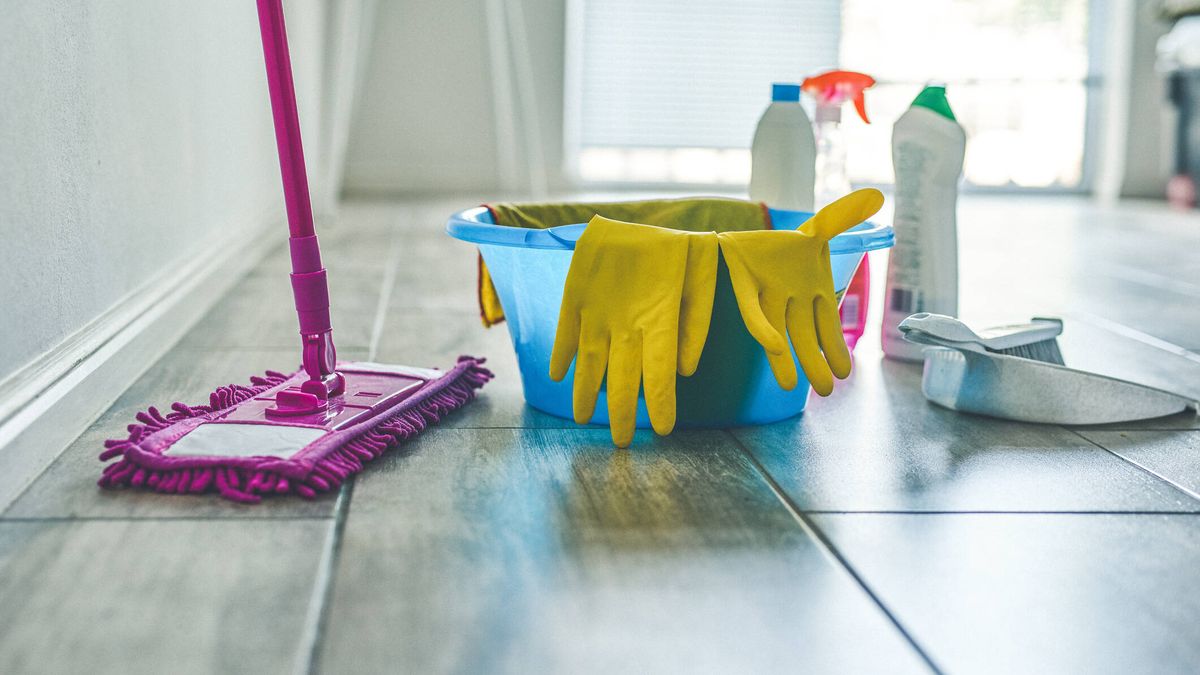 Los 4 errores más comunes que cometes al limpiar tu casa y que deberías corregir