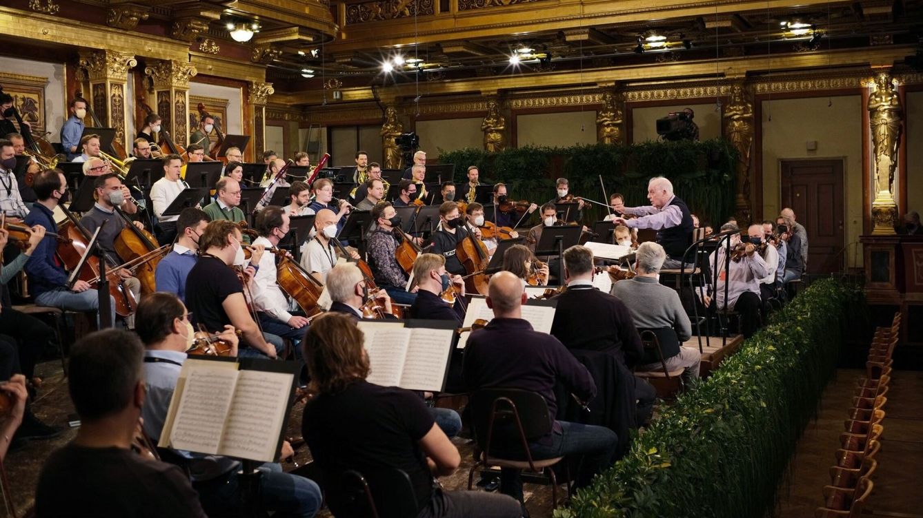 Foto: Ensayo de la Filarmónica de Viena para el tradicional Concierto de Año Nuevo. (EFE/Filarmónica de Viena/Dieter Nagl)