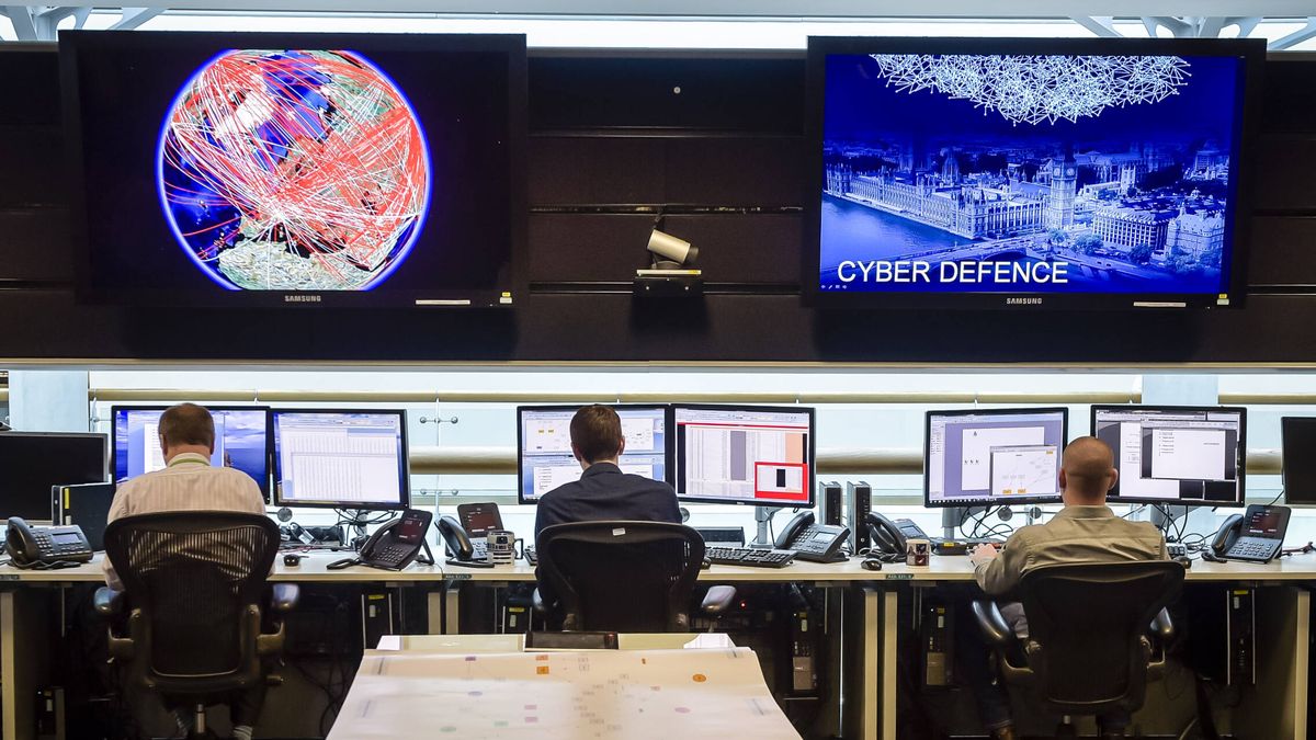 Un gobierno lanzando ciberataques: así se está intentando parar a los 'hackers' rusos y chinos