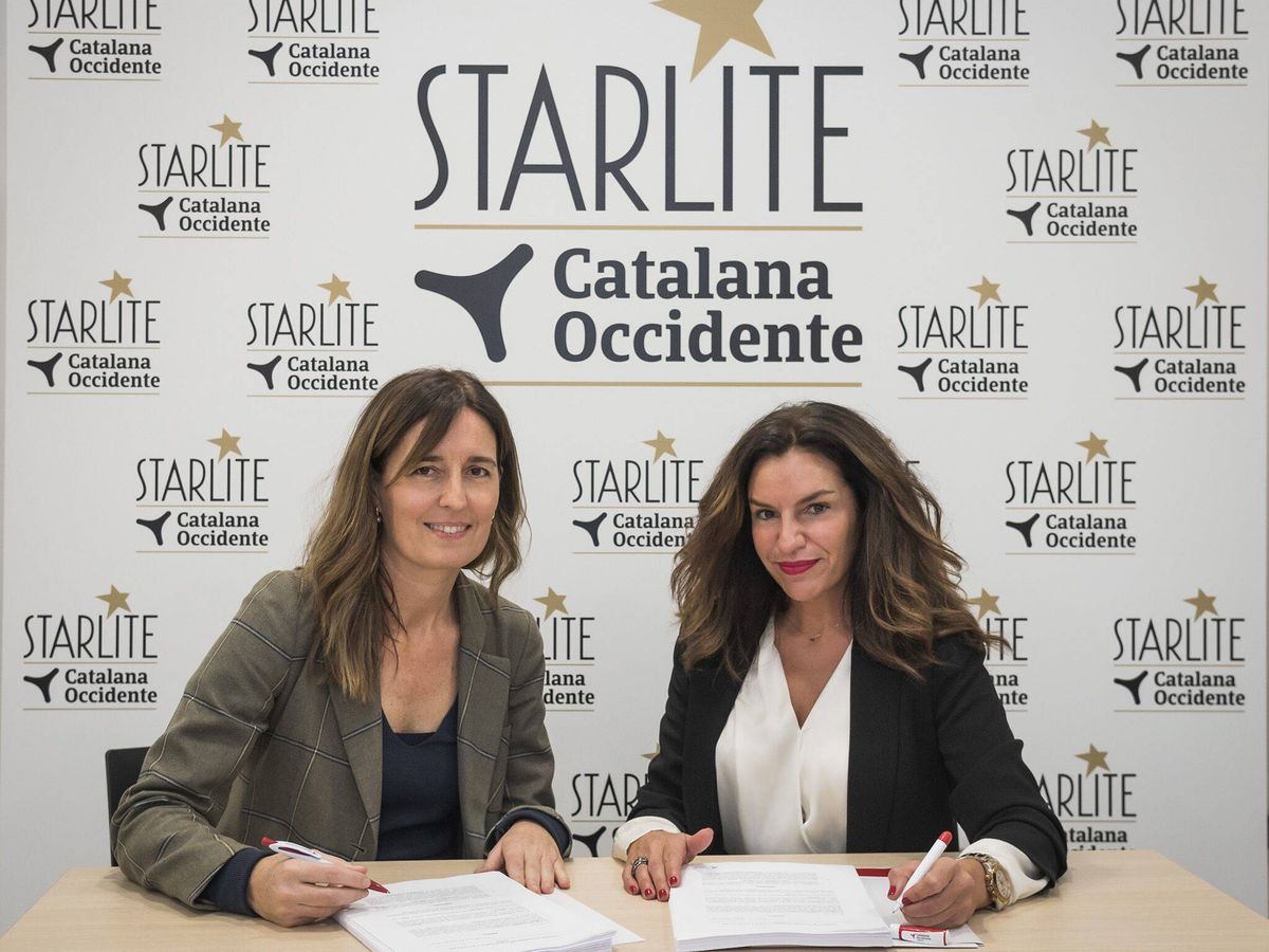 Foto: María José Álvarez, directora de Innovación, Marketing y Desarrollo de Catalana Occidente, con Amaya García, directora de Patrocinios del Grupo Starlite. (Foto: Avory)