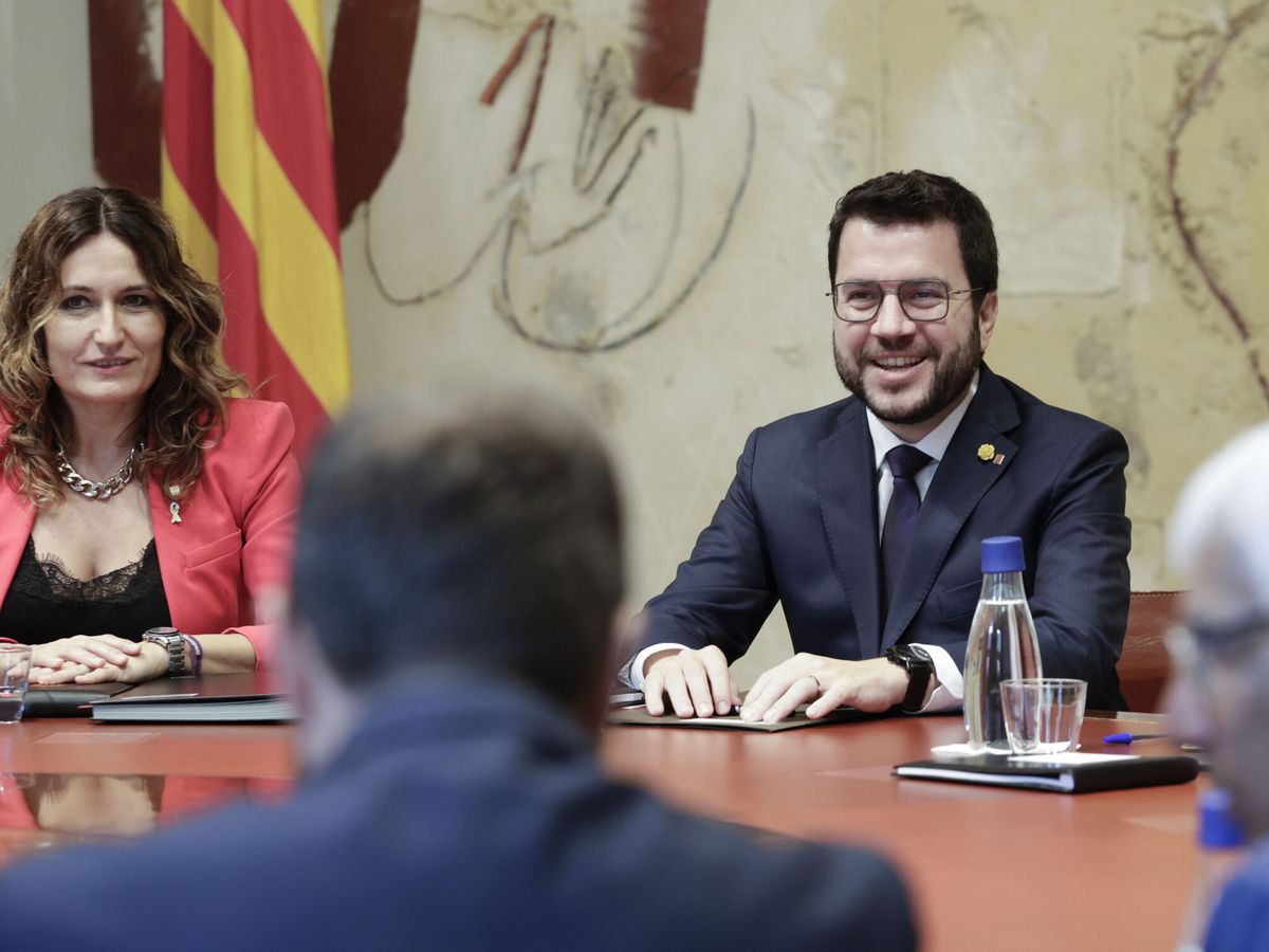 Foto: Aragonès, tras la toma de posesión de los nuevos 'consellers'. (EFE/Quique García)