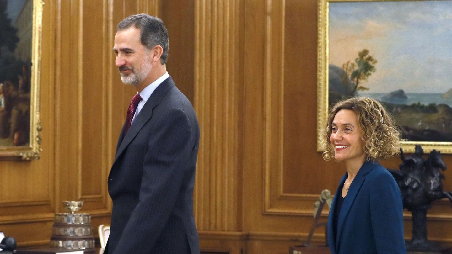 El rey Felipe VI y la presidenta del Congreso, Meritxell Batet, durante la audiencia hoy en el Palacio de La Zarzuela. (EFE)