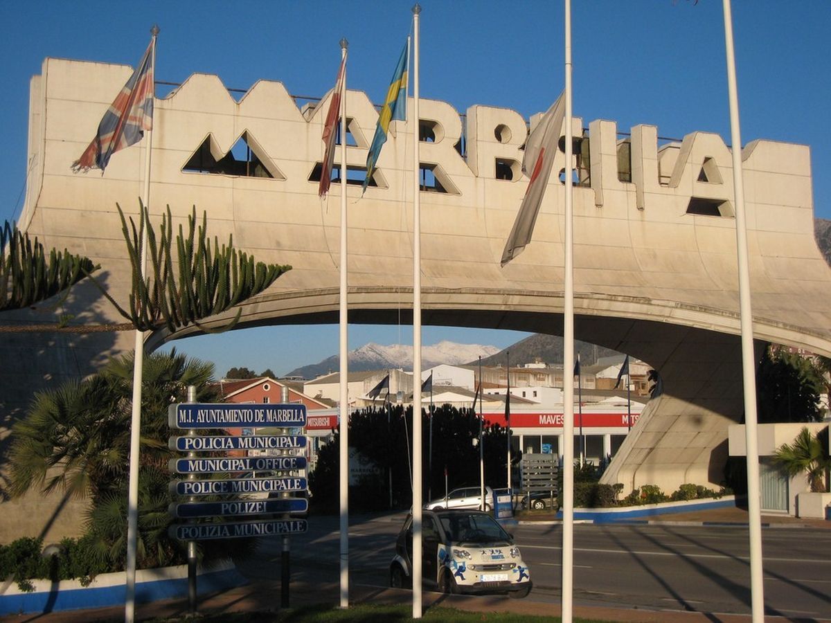 Foto: Imagen del arco de Marbella. (EFE)