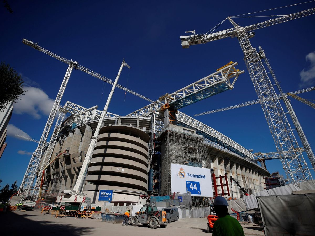Foto: Obras en el estadio Santiago Bernabéu. (EFE/Javier Lizón)