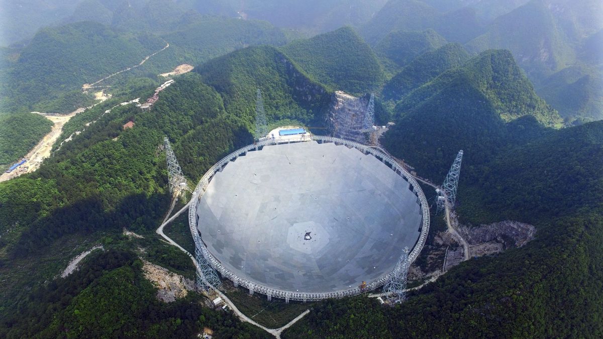Así es el telescopio más grande del mundo: está en China y busca vida extraterrestre