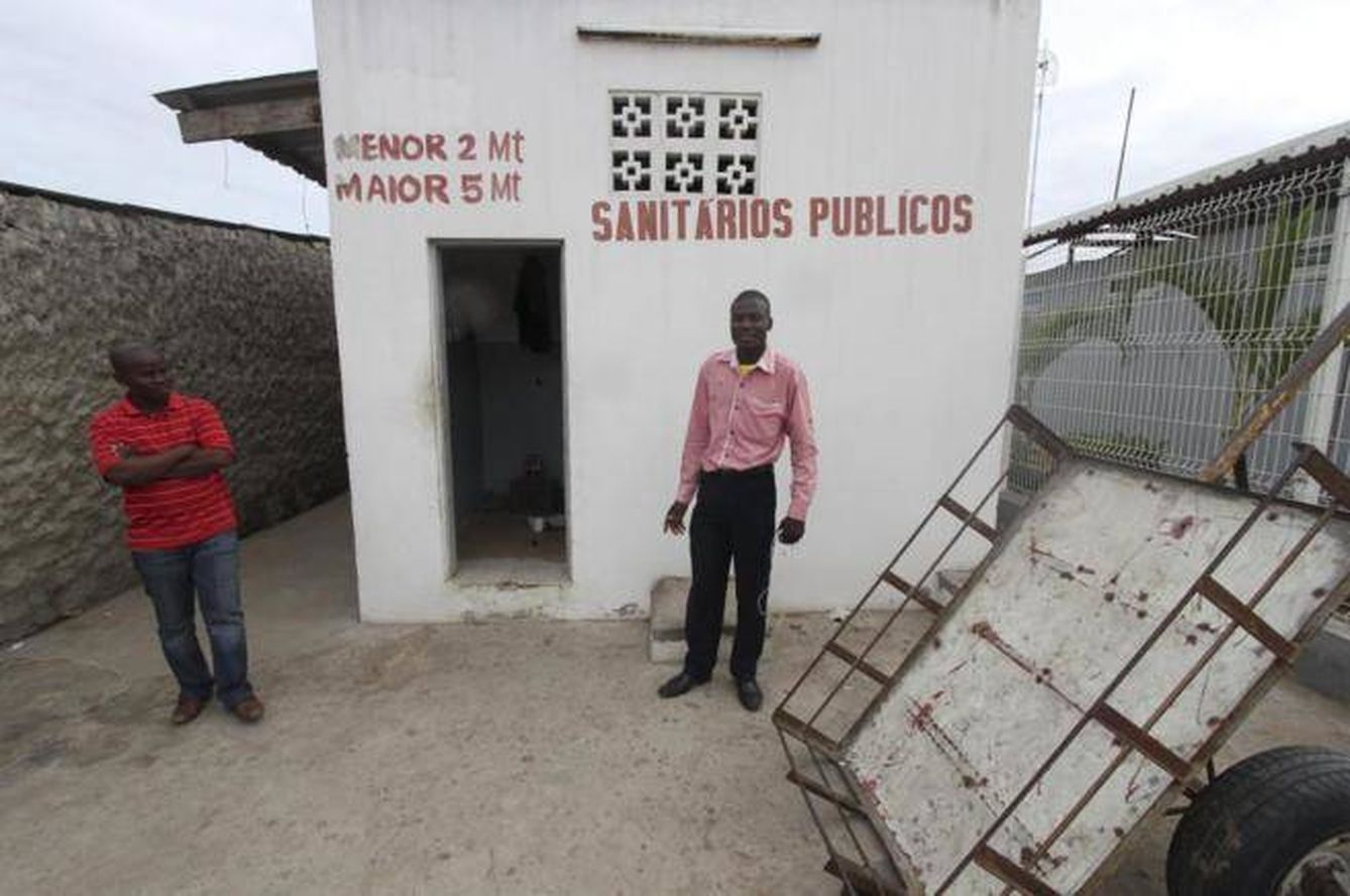 Baños públicos en Maputo (J.B.)