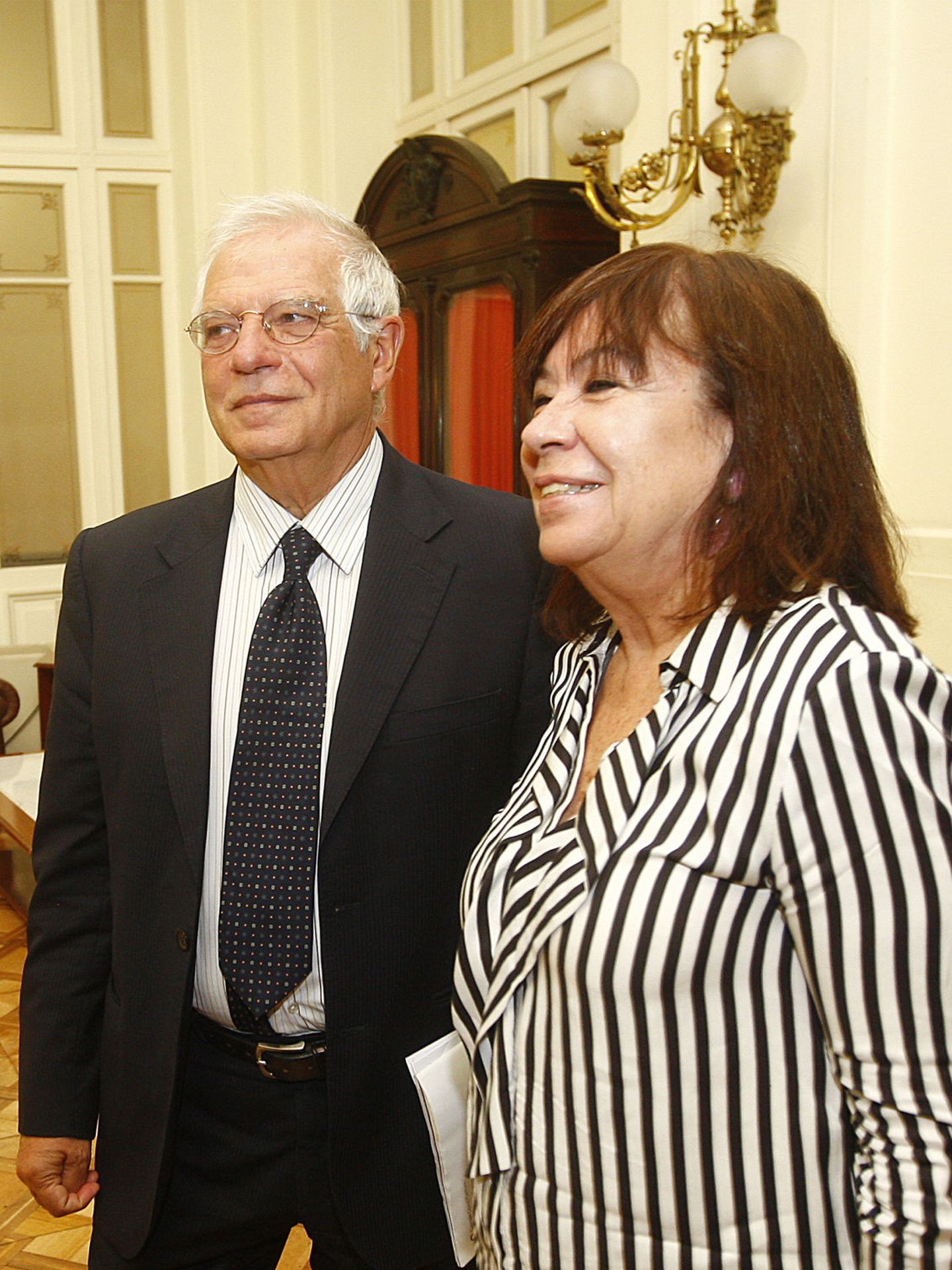 El expresidente del Parlamento Europeo Josep Borrell y su pareja Cristina Narbona, en 2017. (EFE)