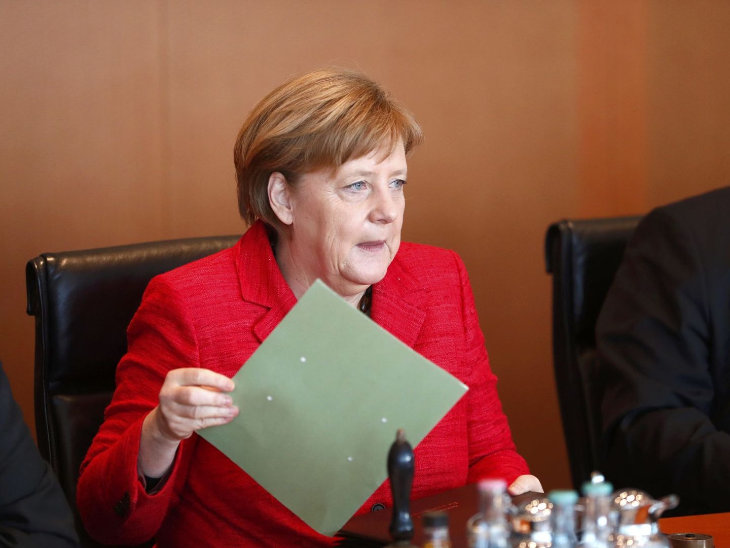 Angela Merkel se reúne con su gabinete en Berlín, el 29 de marzo de 2017. (Reuters)