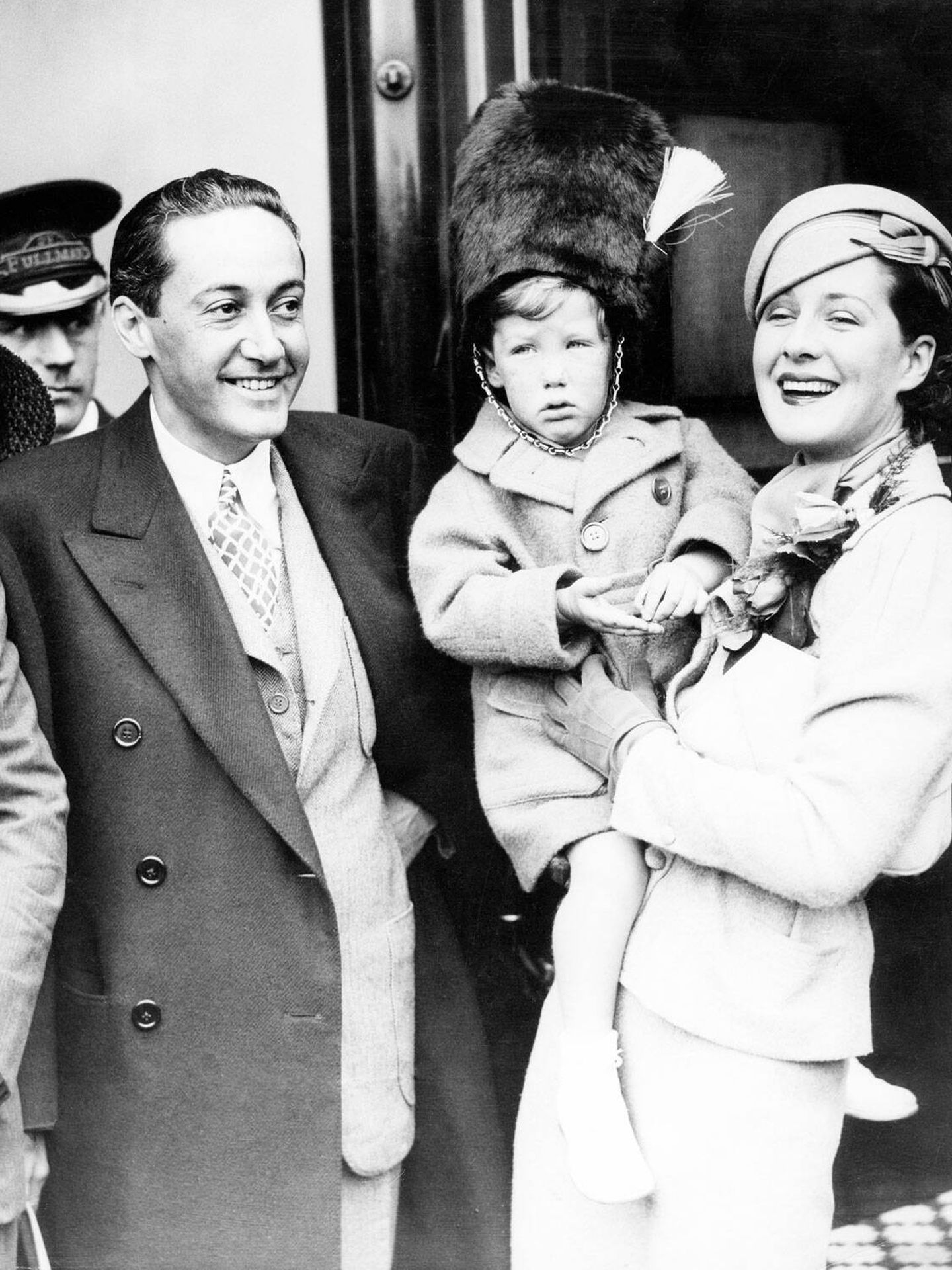 Irving Thalberg y Norma Shearer, con el hijo que ambos tuvieron en común. (Foto: Alamy)