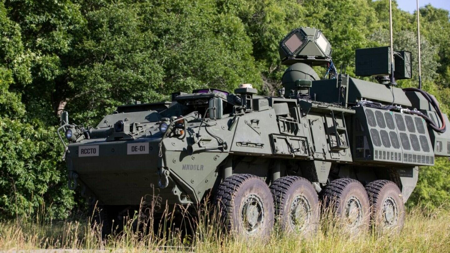 El vehículo Stryker armado con el sistema láser. (Raytheon/US Army)