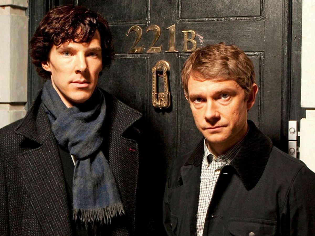 Foto: Benedict Cumberbatch y Martin Freeman, en la producción de 'Sherlock'. (BBC)
