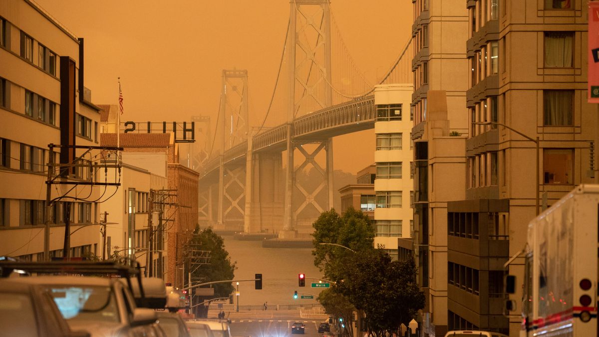 Cielos naranjas sobre San Francisco en medio de los brutales incendios de California