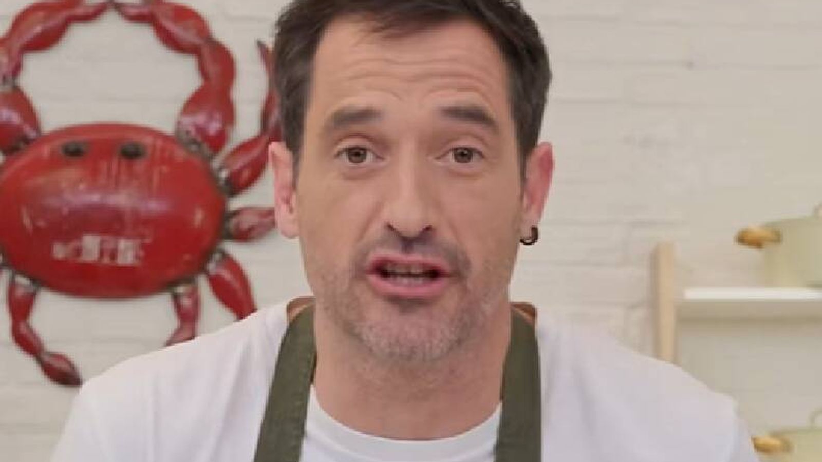 Joseba Arguiñano, chef, sobre preparar unas gambas a la plancha: "Jugosas, fáciles de pelar y con un majado de ajo y perejil que les da un sabor increíble"