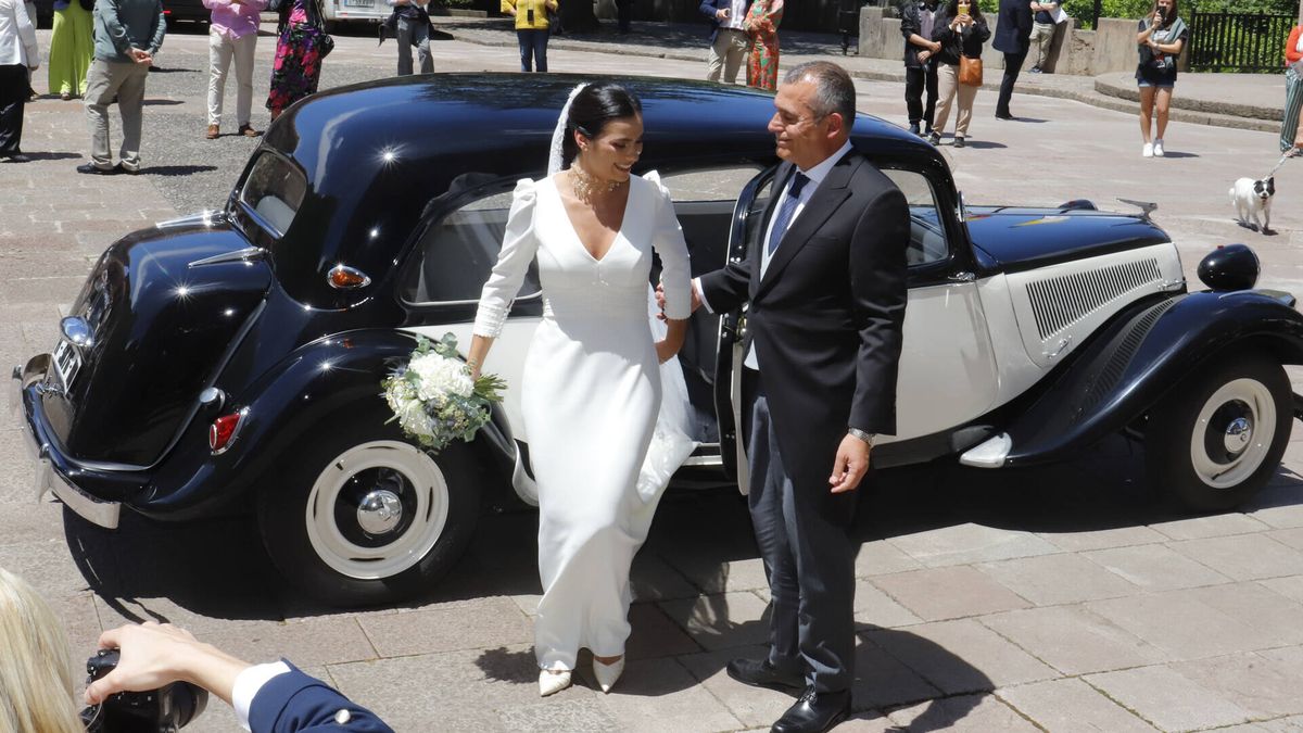 El vestido de novia de Cristina Gutierrez: un escote en pico y corte fajín