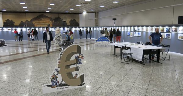 Foto: Vista de la exposición "Sweet Europa", en la que artistas griegos satirizan sobre la situación economica en Europa. (EFE)