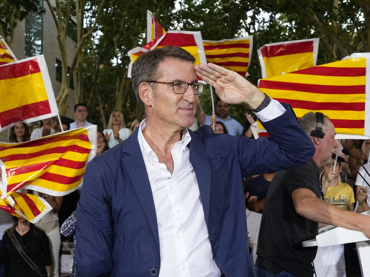 El líder del PP, Alberto Núñez Feijóo, arranca campaña en Castelldefels, Barcelona. EFE