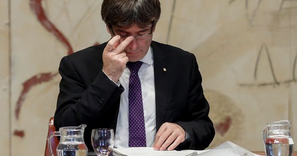 Foto: Puigdemont, en una reunión de su Gabinete (Reuters)