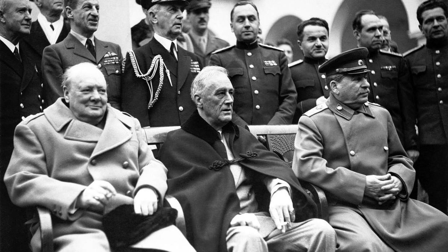 La conferencia de Yalta en 1945. De izq. a dcha., Churchill, Roosevelt y Stalin.