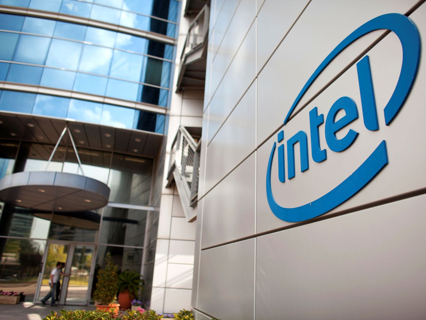 FILE PHOTO: An Intel logo is seen at the company's offices in Petah Tikva, near Tel Aviv, Israel October 24, 2011. REUTERS Nir Elias File Photo