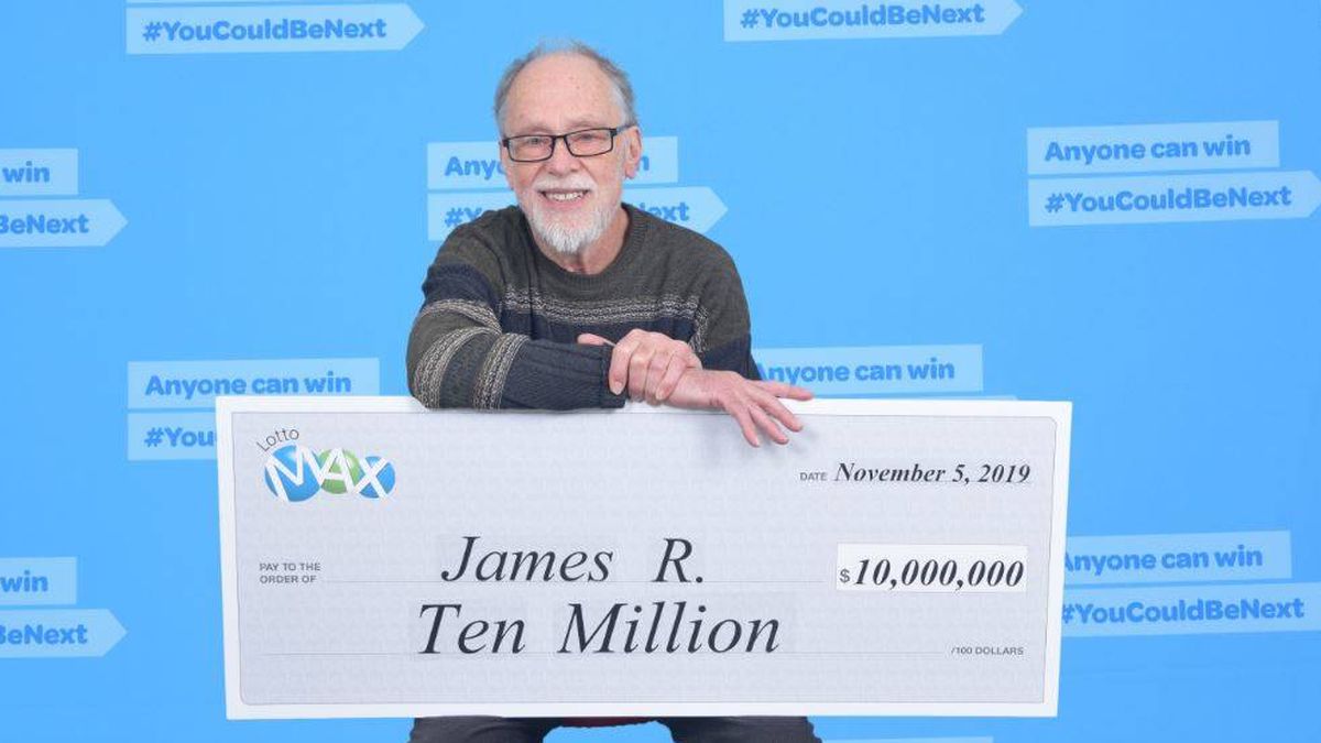 Un hombre gana 10 millones a la lotería y solo piensa en que es hora de cenar