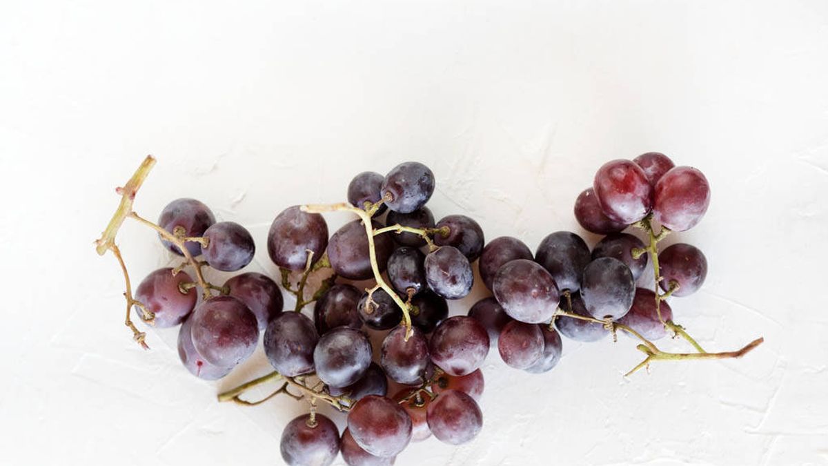 El truco para quitar las pepitas de las uvas sin romperlas 