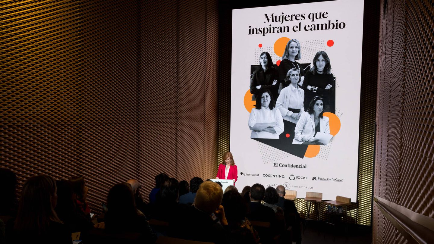 Imagen del escenario durante la intervención de Marta Pérez Dorao.