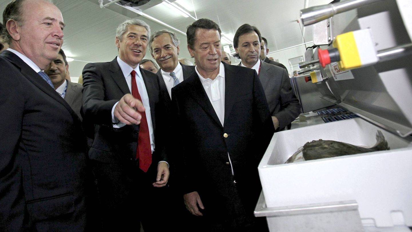 El ex primer ministro portugués José Sócrates (2i) y Fernández-Sousa en la inauguración de la planta.