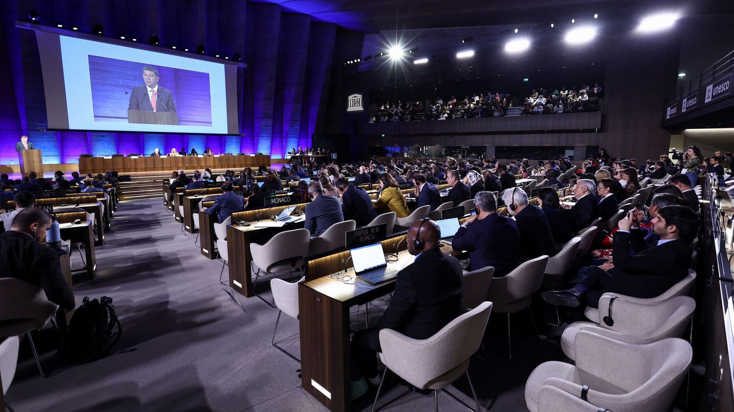 La sede de la Unesco en París acoge la cumbre sobre contaminación plástica. (Reuters/S. Lecocq)