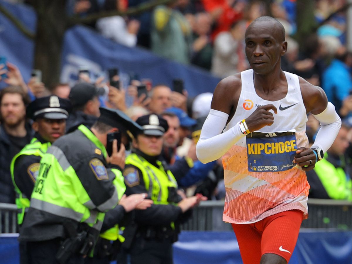Foto: Eliud Kipchoge en el maratón de Boston. (Reuters/Brian Snyder)