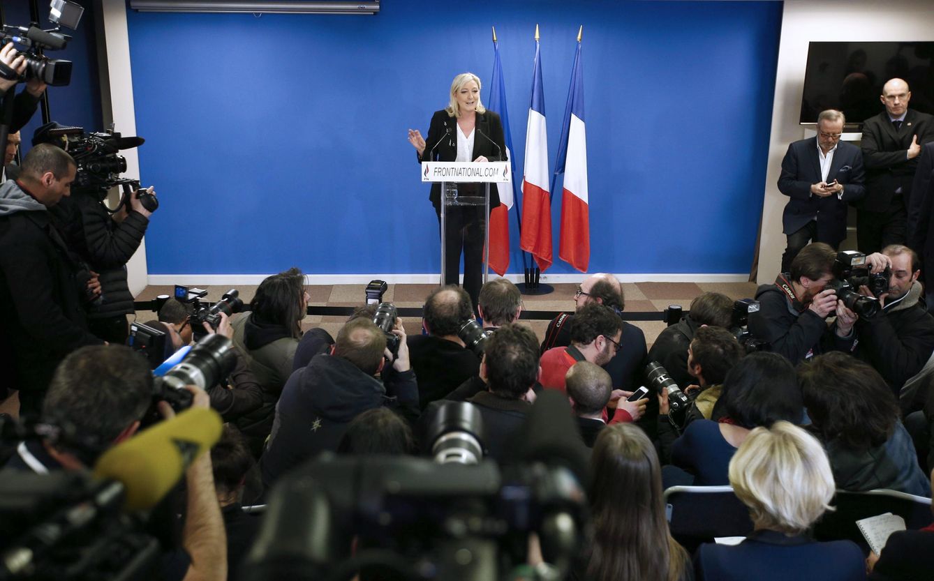 Foto: La presidenta del Frente Nacional, Marine Le Pen, en rueda de prensa tras conocer los resultados electorales (Efe).