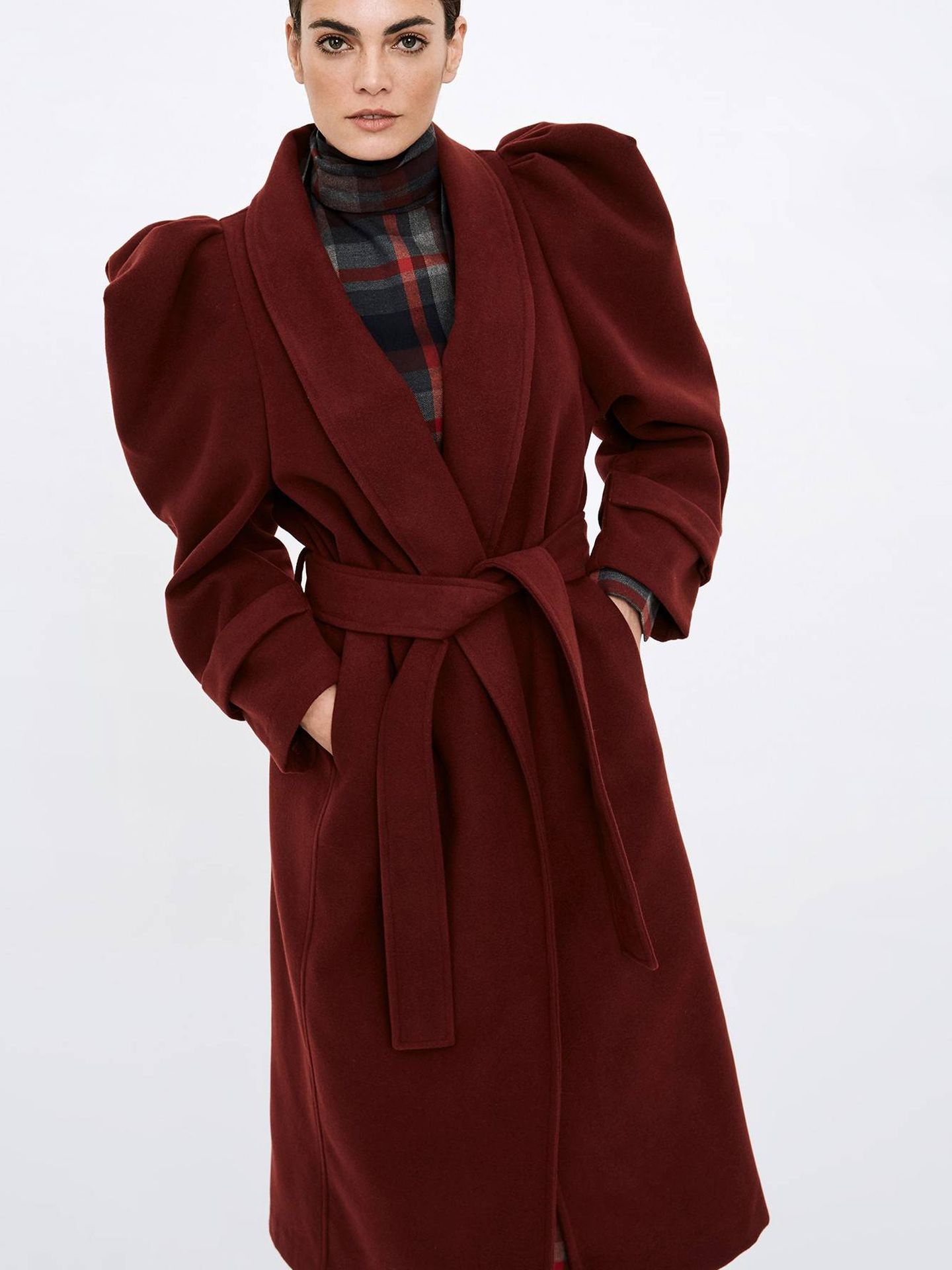 El abrigo que tiene Eugenia en su vestidor. (Cortesía)