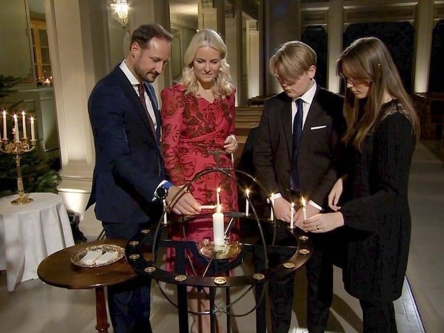 Los príncipes Haakon y Mette-Marit, junto a sus dos hijos, Ingrid Alexandra y Sverre Magnus. (Instagram @detnorskekongehus)