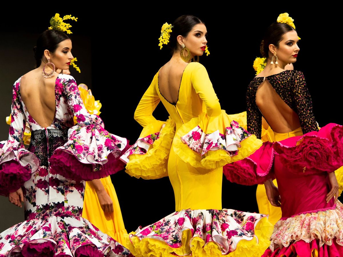 Foto: Momento de la celebración de la 27 edición del Salón Internacional de la Moda Flamenca este pasado mayo en Sevilla. (EFE/Raúl Caro)