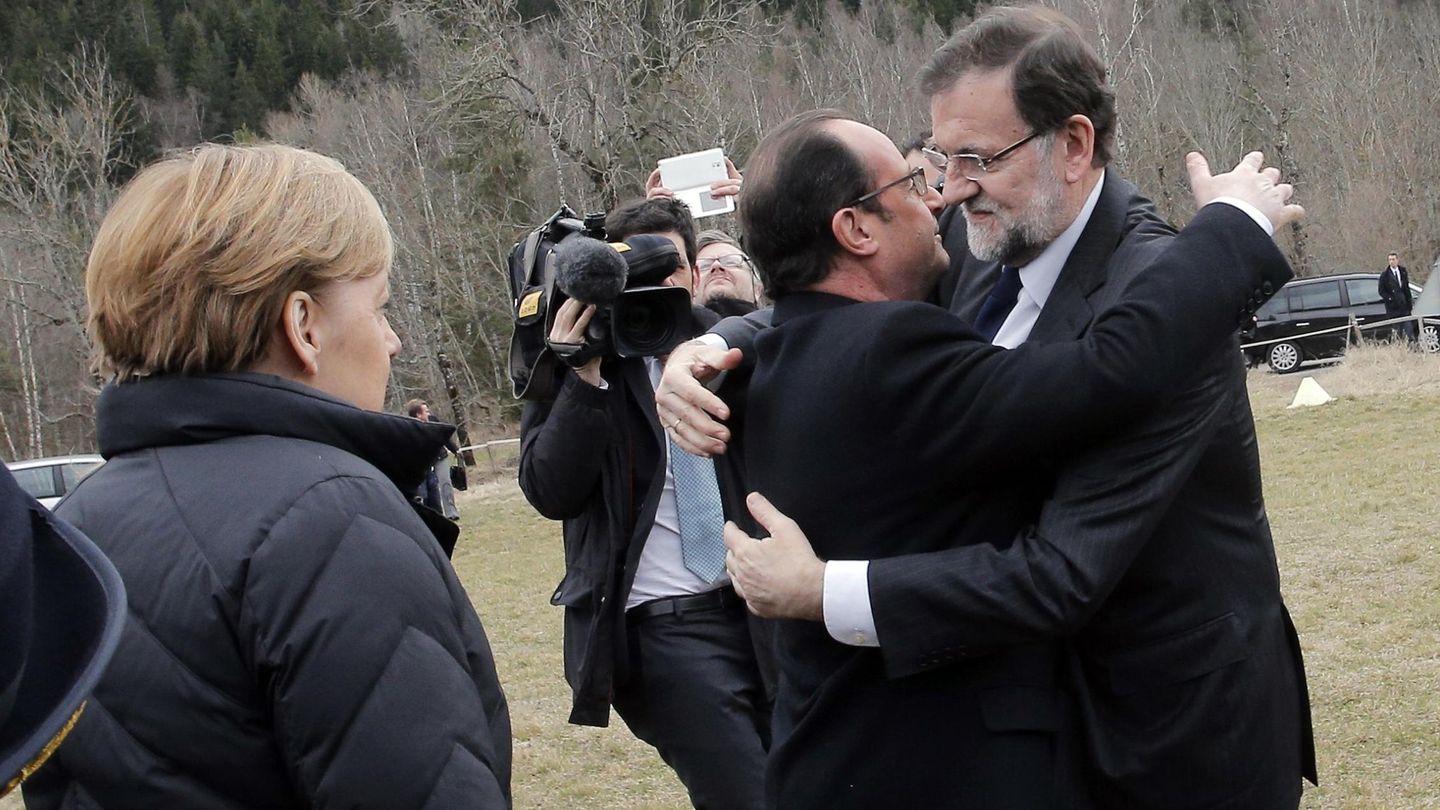 Mariano Rajoy, Angela Merkel y Francoise Hollande, durante un encuentro de jefes de estado europeos. (Reuters).
