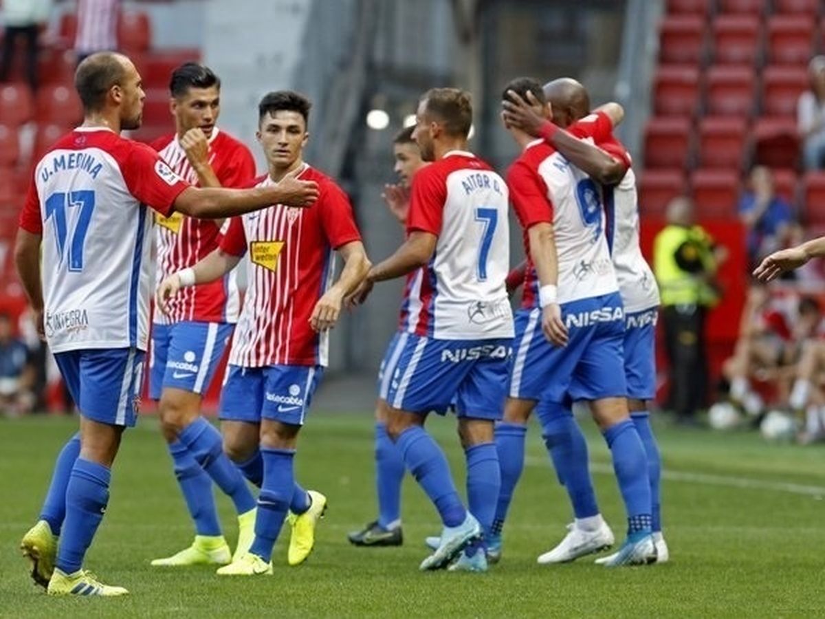 Foto: Jugadores del Sporting de Gijón celebran un gol. (Europa Press)