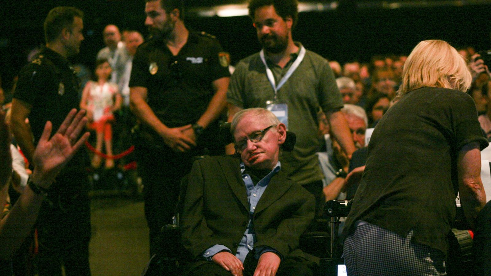 Foto: Stephen Hawking, escoltado en todo momento por la policía en el Starmus Festival 2016 (Cordon Press).