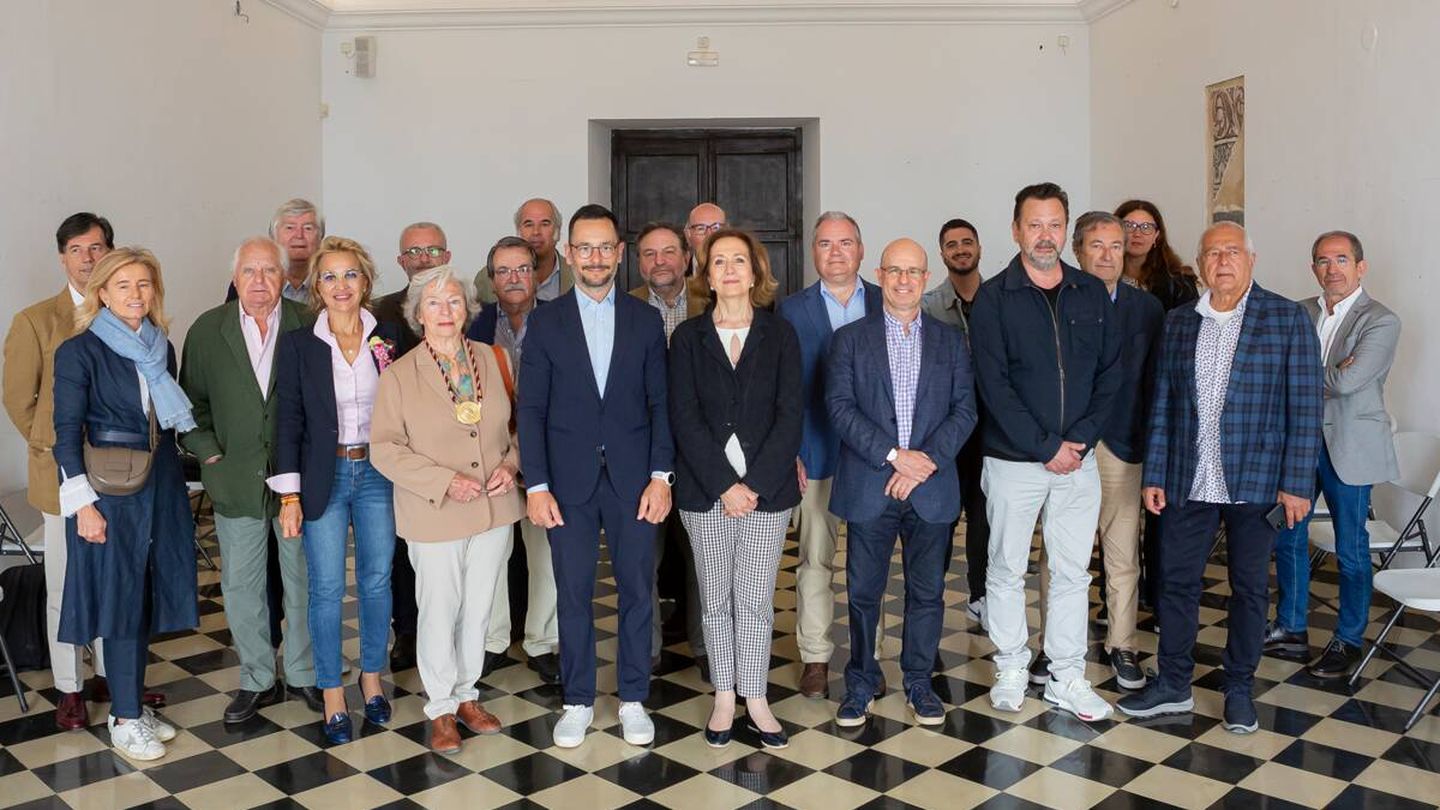 Miembros de la Real Academia de Gastronomía de España, de la Academia de la Gastronomía de Ibiza y Formentera y prensa invitada a las jornadas. (Cortesía)