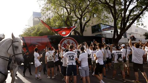 Enfrentamientos entre hinchas del Eintracht y del Rangers en Sevilla 